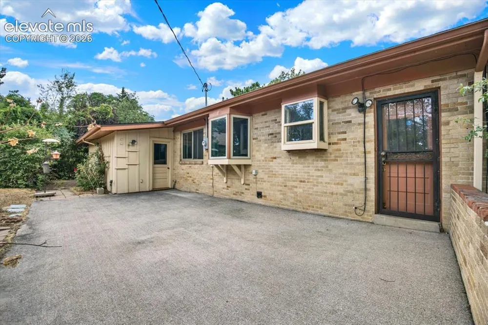 1435 Iowa Avenue Colorado Springs, CO 80909