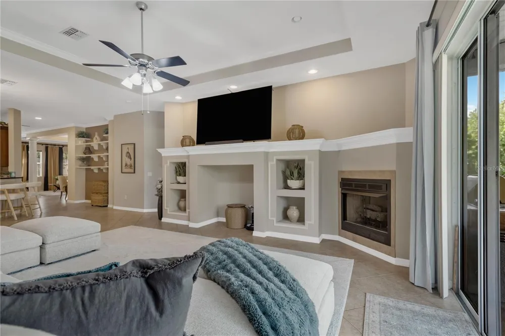 19908 BLUFF OAK BOULEVARD Tampa, FL 33647