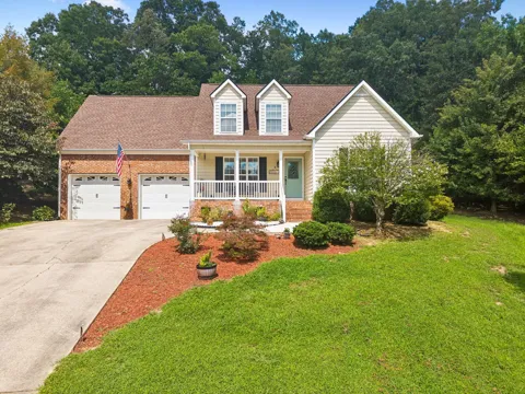 2926 Vine Drive