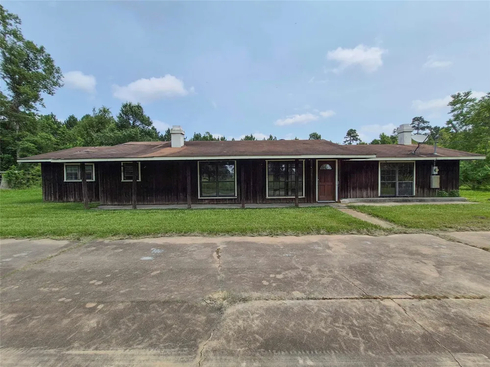4108 County Road 784 Buna, TX 77612