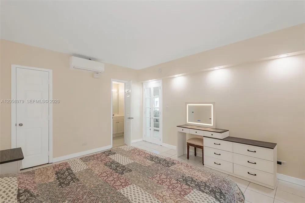1041 Hillsboro Mile #2 Hillsboro Beach, FL 33062