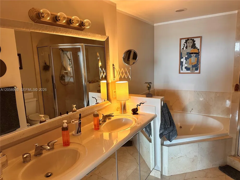 7900 Harbor Island Dr #1219 North Bay Village, FL 33141