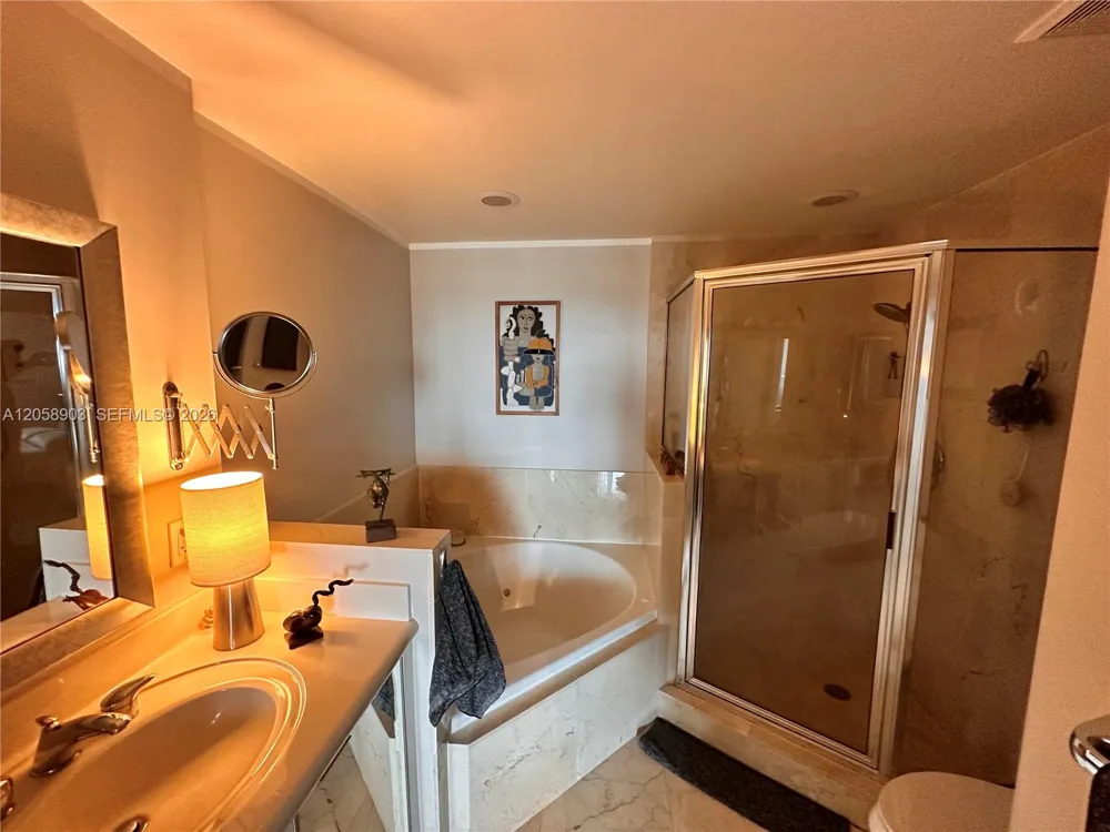 7900 Harbor Island Dr #1219 North Bay Village, FL 33141
