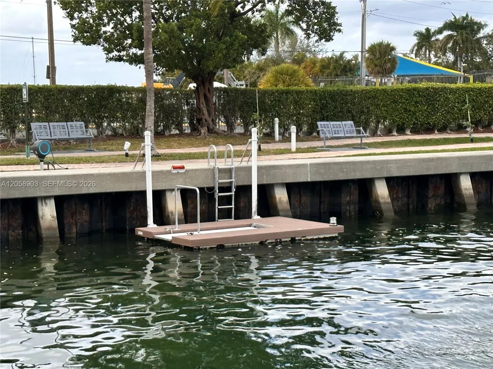 7900 Harbor Island Dr #1219 North Bay Village, FL 33141