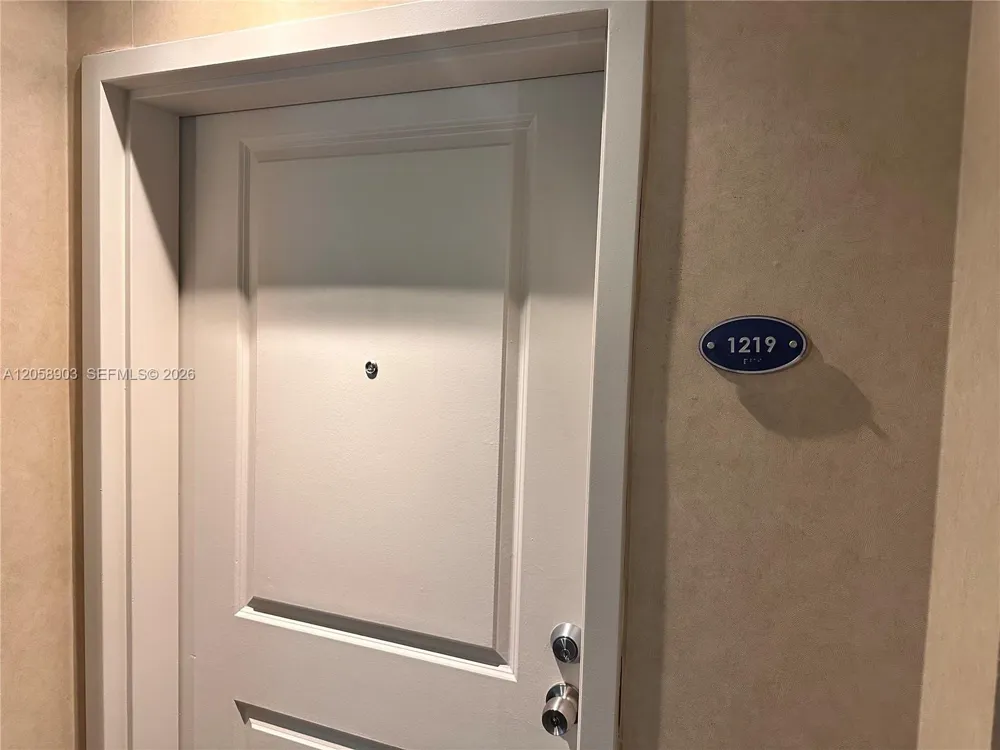 7900 Harbor Island Dr #1219 North Bay Village, FL 33141