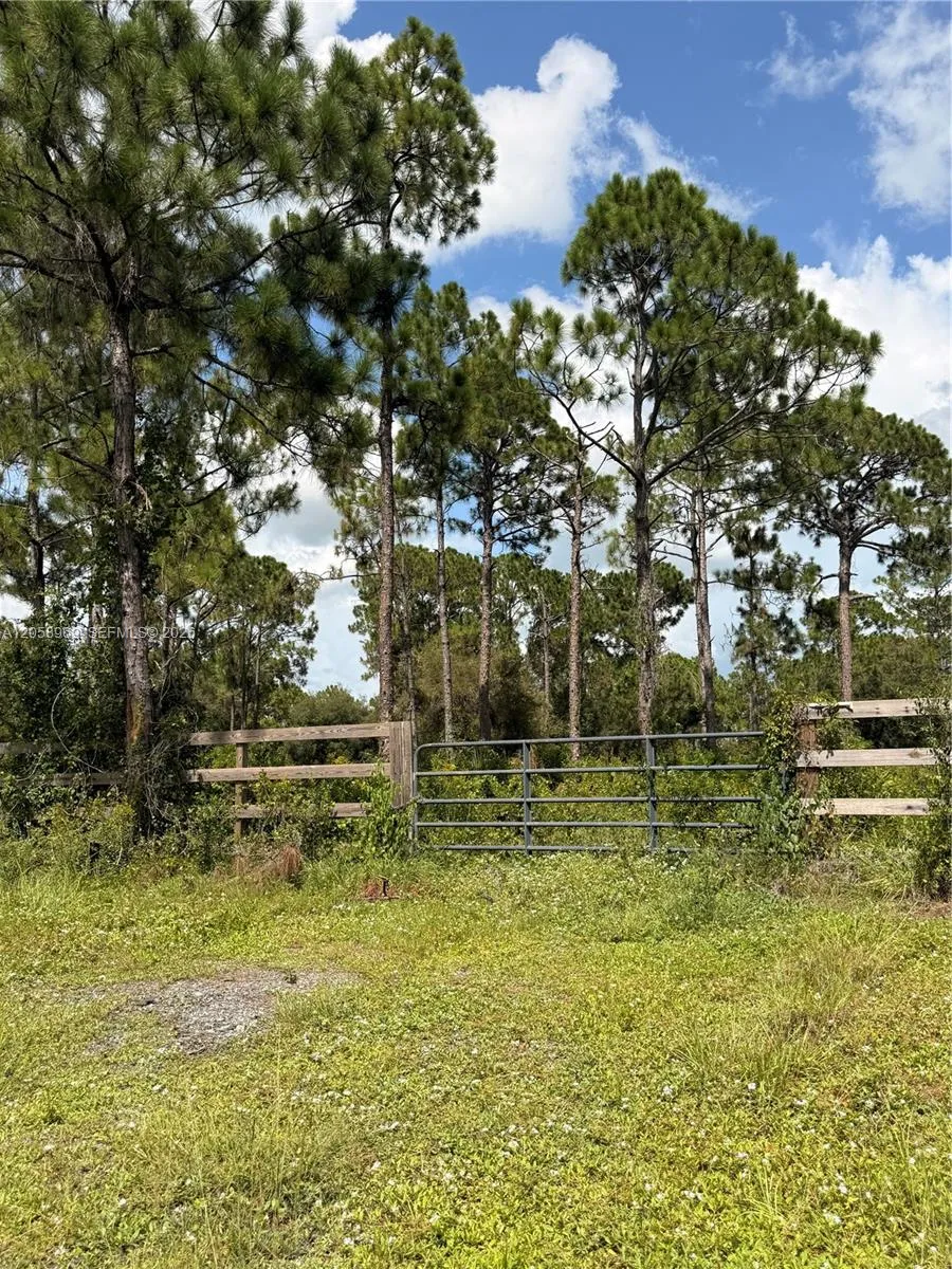 365 Zambria St Clewiston, FL 33440