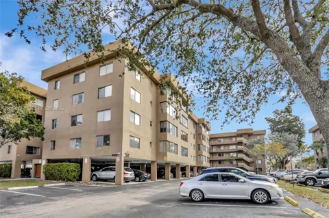 8030 Hampton Blvd #211