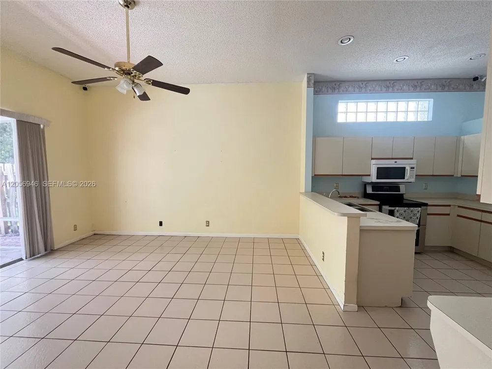 10854 Limeberry Dr Cooper City, FL 33026
