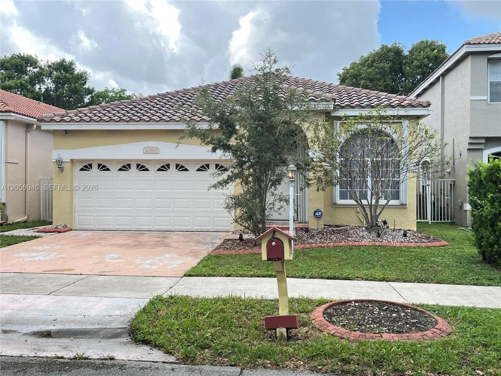 10854 Limeberry Dr Cooper City, FL 33026