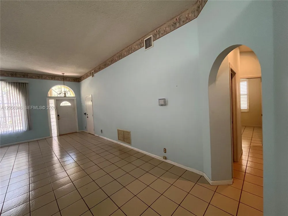 10854 Limeberry Dr Cooper City, FL 33026