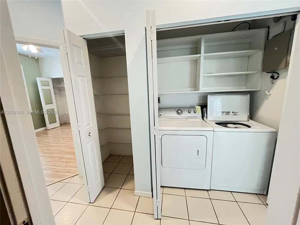 10854 Limeberry Dr Cooper City, FL 33026