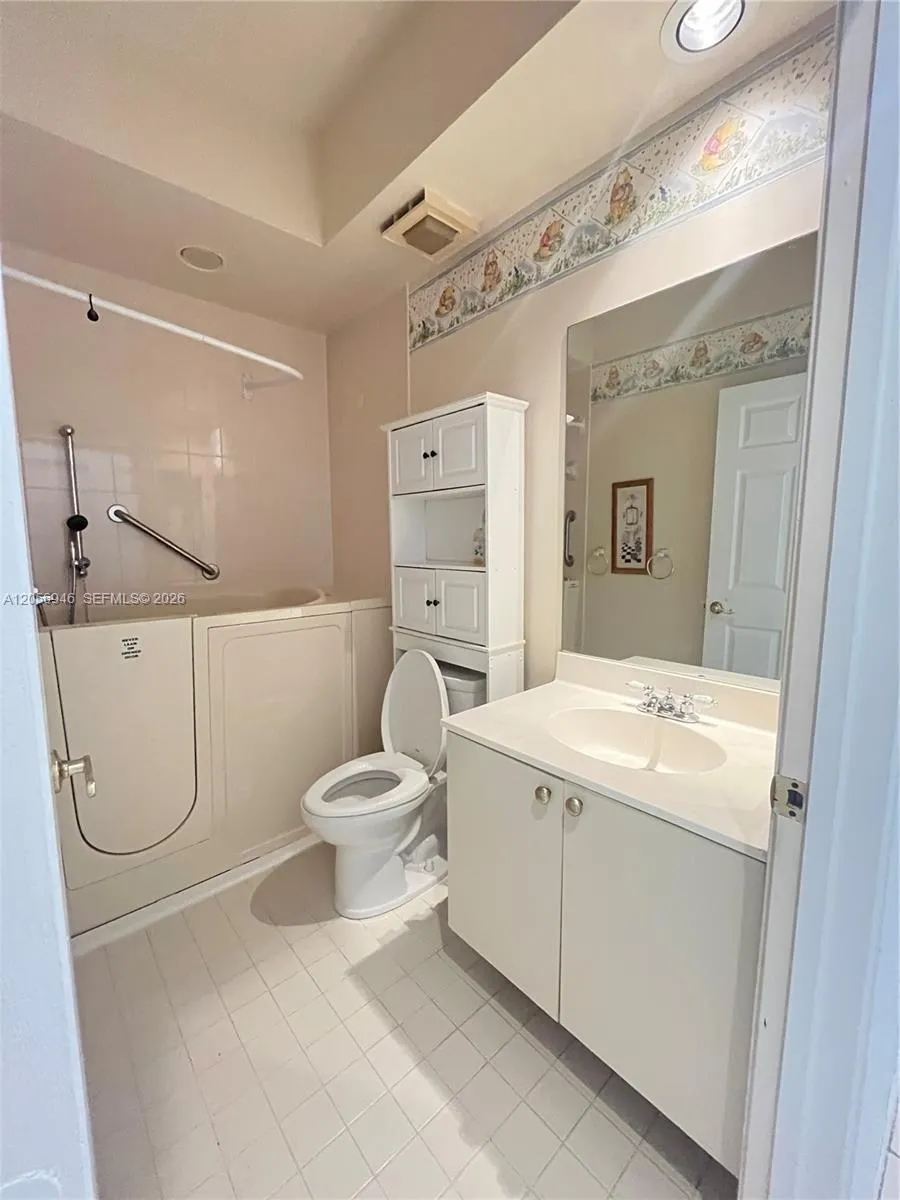 10854 Limeberry Dr Cooper City, FL 33026