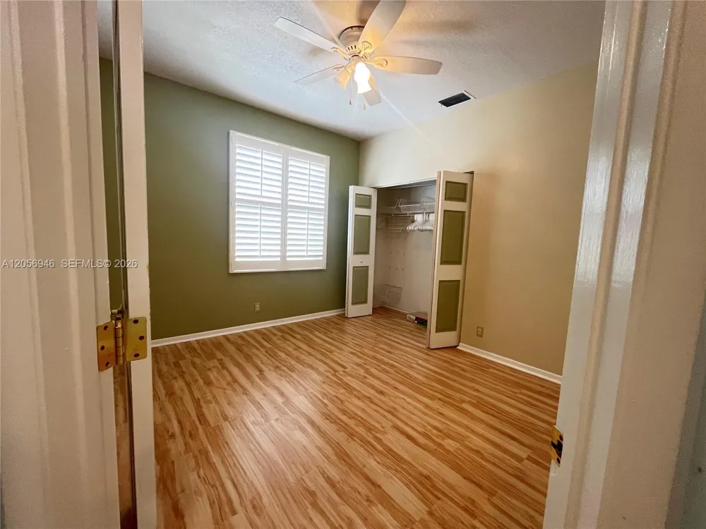10854 Limeberry Dr Cooper City, FL 33026