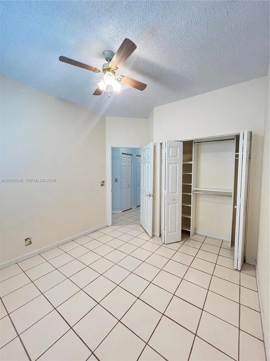 10854 Limeberry Dr Cooper City, FL 33026