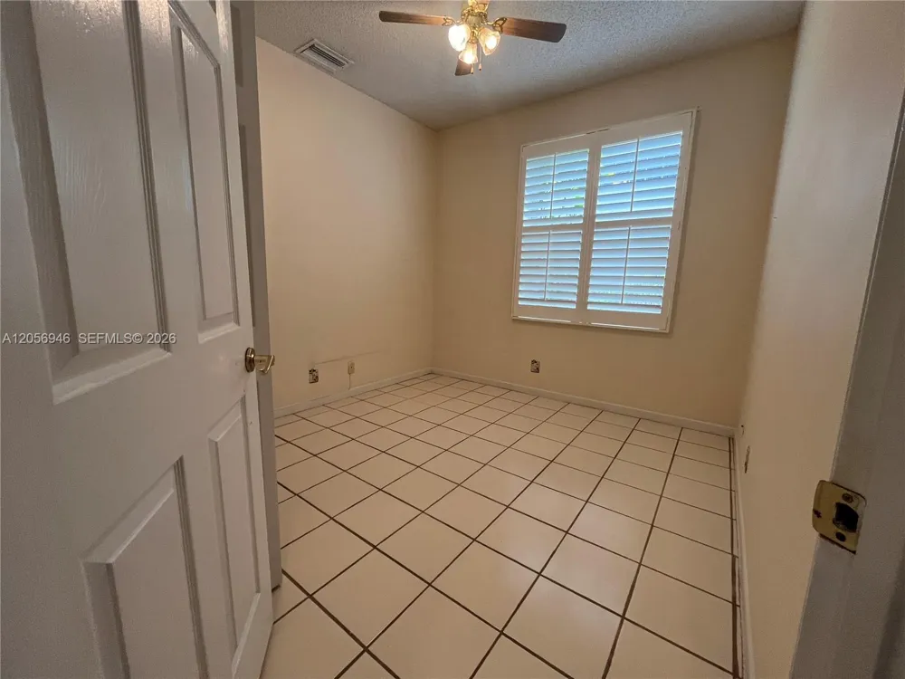 10854 Limeberry Dr Cooper City, FL 33026