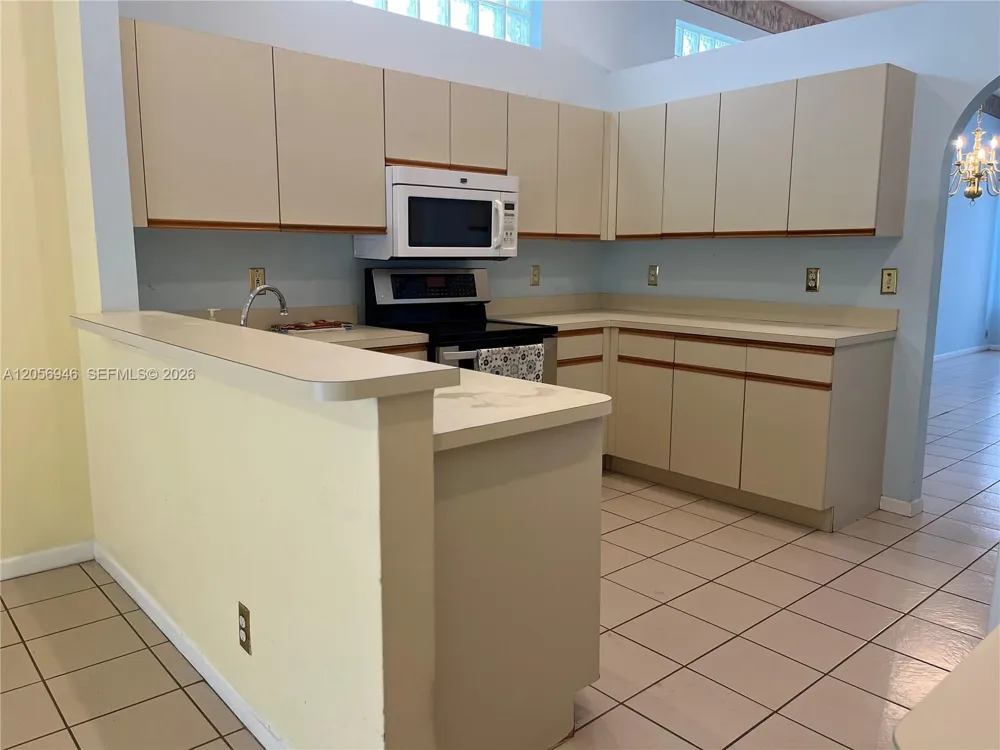 10854 Limeberry Dr Cooper City, FL 33026