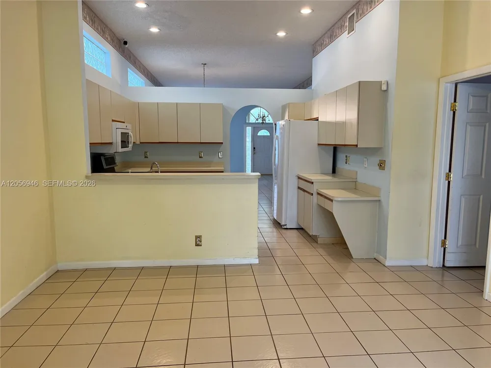 10854 Limeberry Dr Cooper City, FL 33026