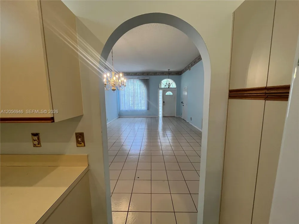 10854 Limeberry Dr Cooper City, FL 33026