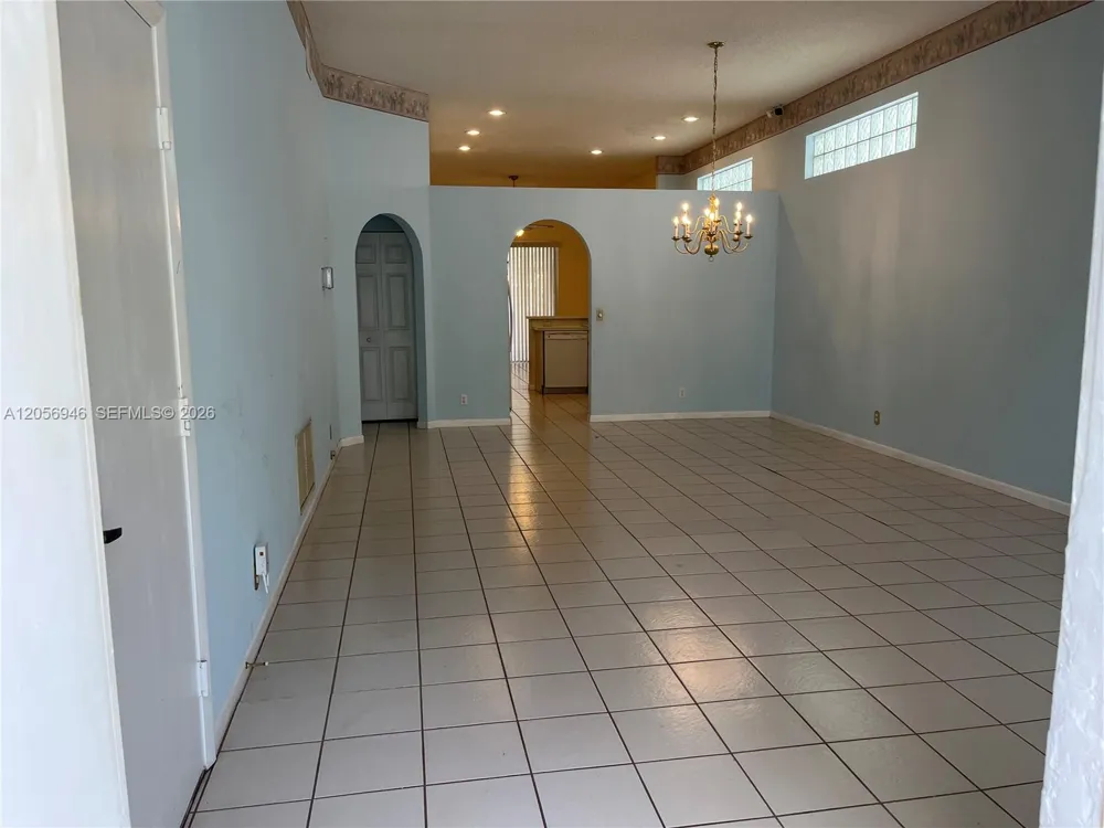 10854 Limeberry Dr Cooper City, FL 33026