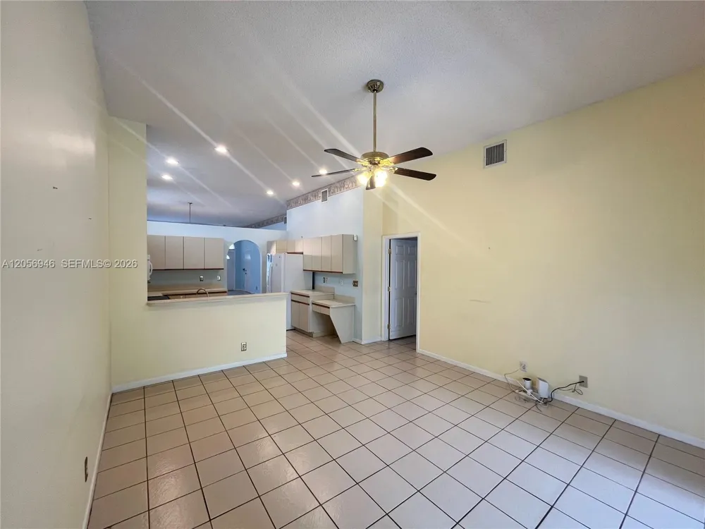 10854 Limeberry Dr Cooper City, FL 33026