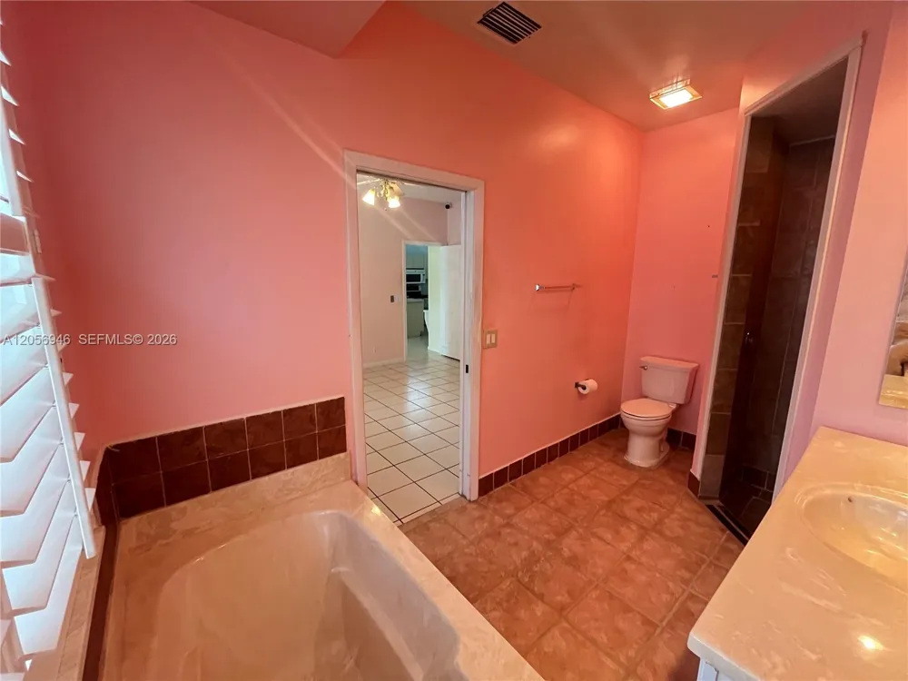 10854 Limeberry Dr Cooper City, FL 33026