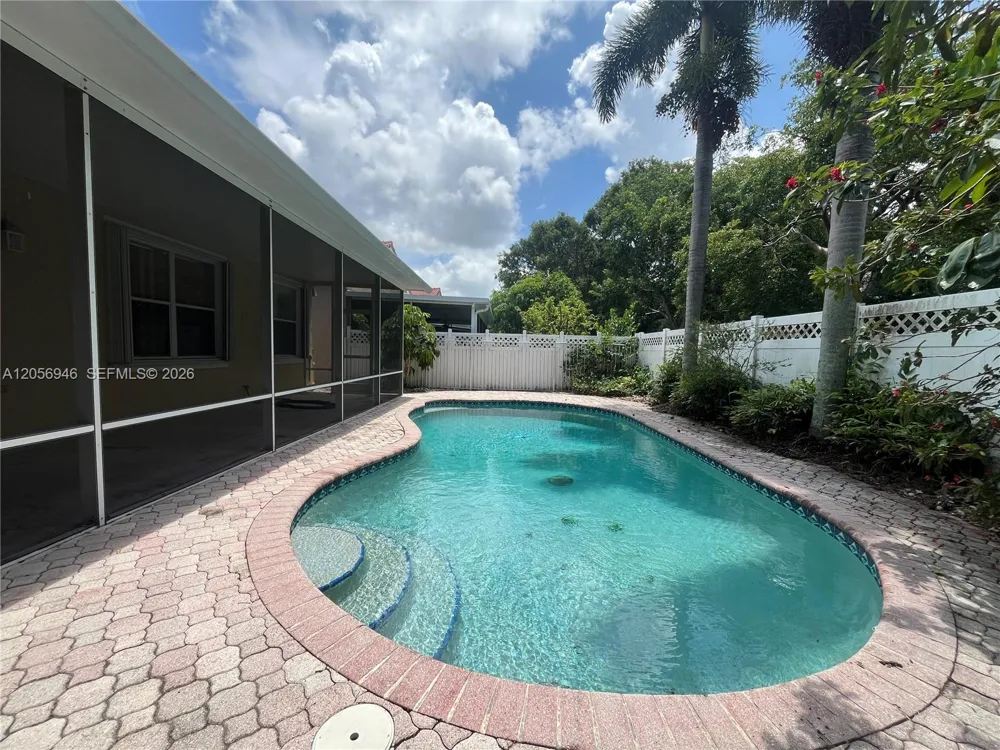 10854 Limeberry Dr Cooper City, FL 33026