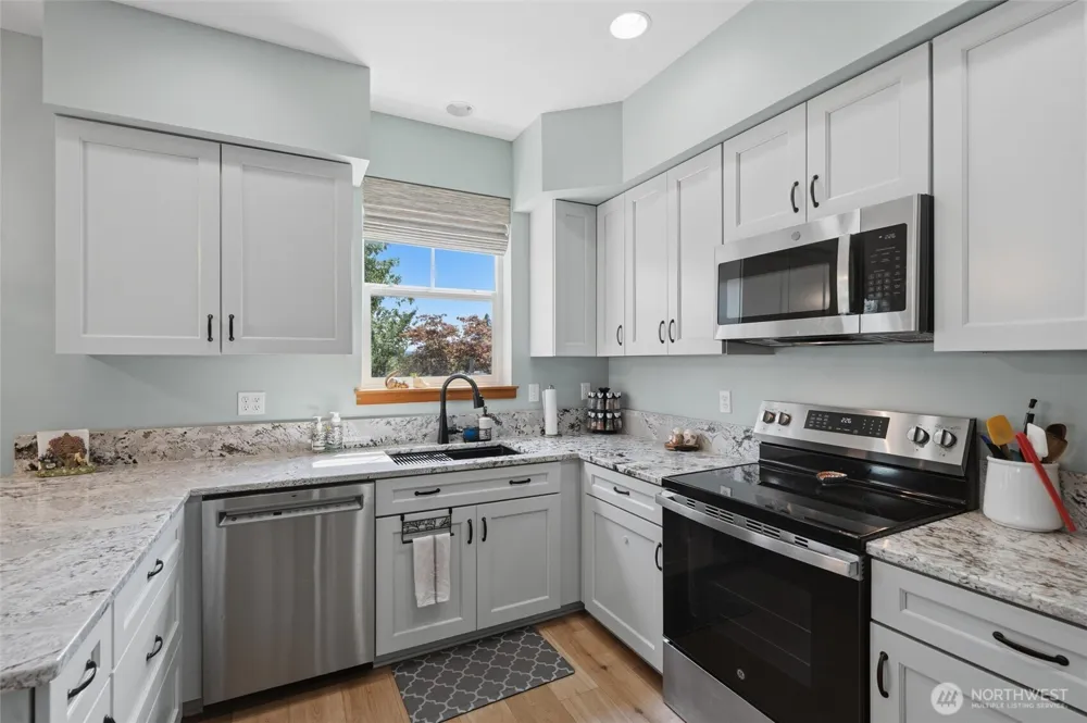 104 NE Whimbrel Lane Poulsbo, WA 98370