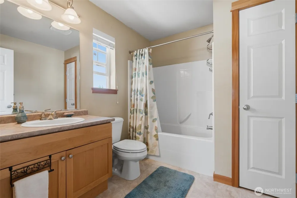104 NE Whimbrel Lane Poulsbo, WA 98370