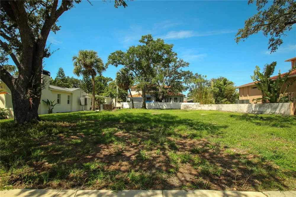 424 CHANNEL DRIVE Tampa, FL 33606