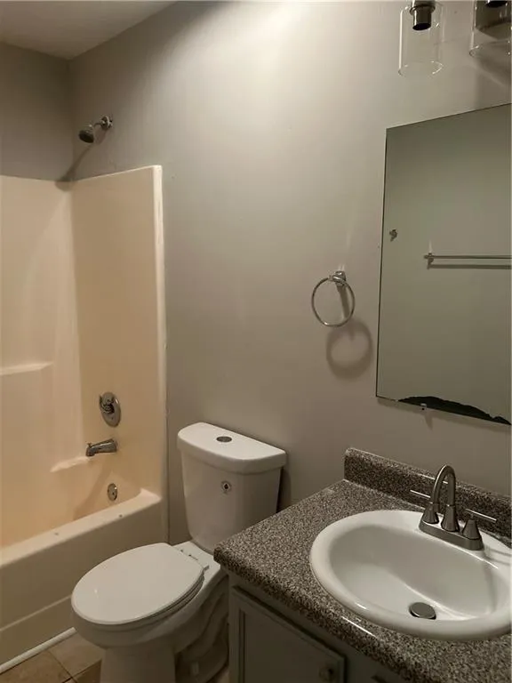 944 Old Mill Point #B Monroe, GA 30655