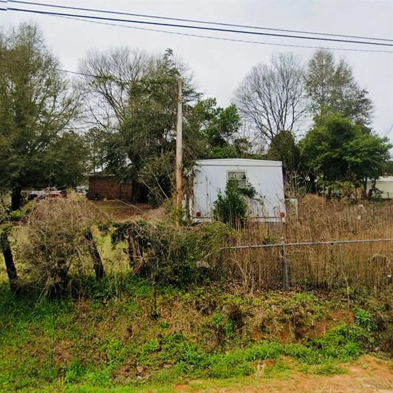 77 North Street Lumpkin, GA 31815