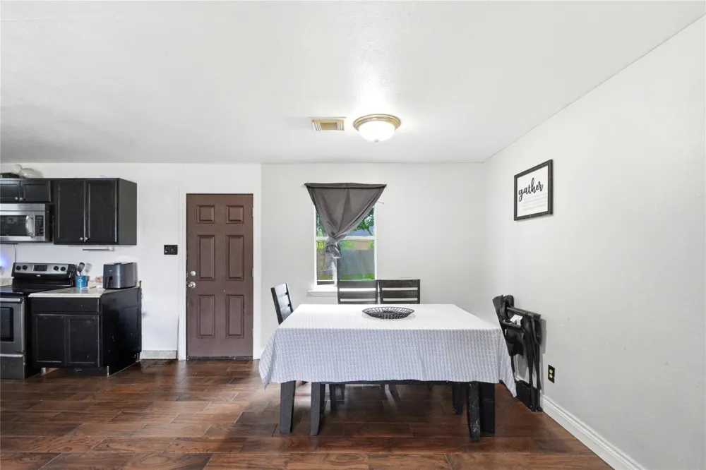 9326 Montgomery Lane La Porte, TX 77571