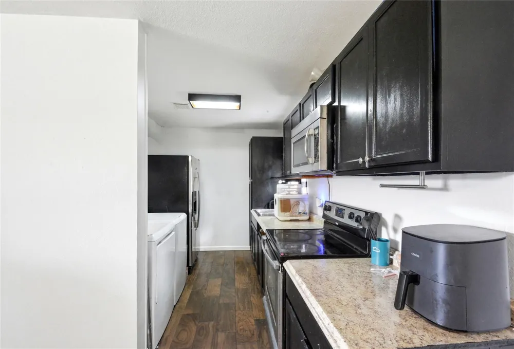 9326 Montgomery Lane La Porte, TX 77571