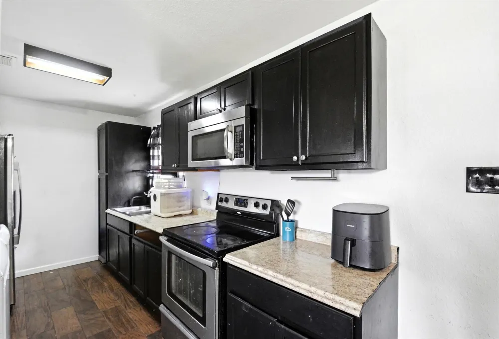 9326 Montgomery Lane La Porte, TX 77571