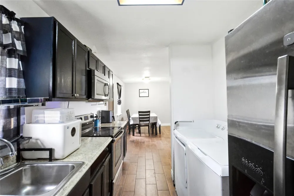 9326 Montgomery Lane La Porte, TX 77571
