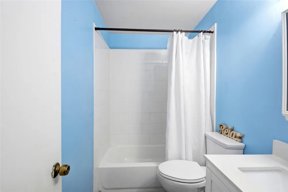 9326 Montgomery Lane La Porte, TX 77571