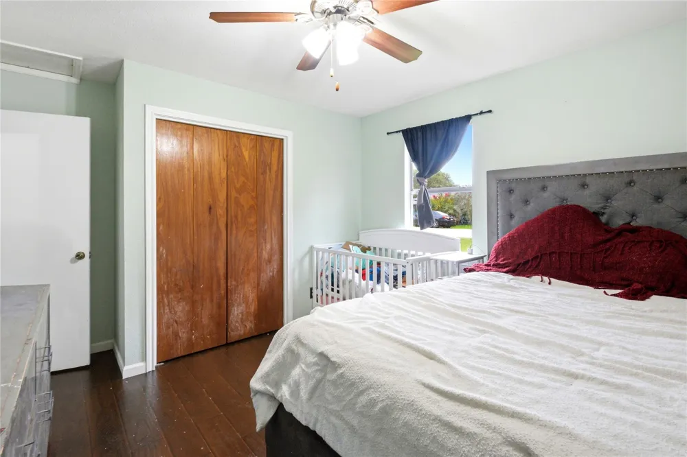 9326 Montgomery Lane La Porte, TX 77571