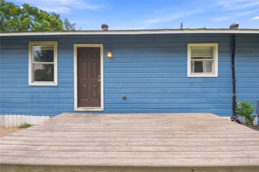 9326 Montgomery Lane La Porte, TX 77571