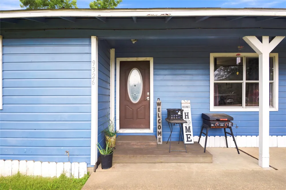 9326 Montgomery Lane La Porte, TX 77571