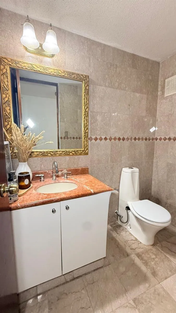 52 BULEVARD DE LOS ARBOLES San Juan, PR 00926