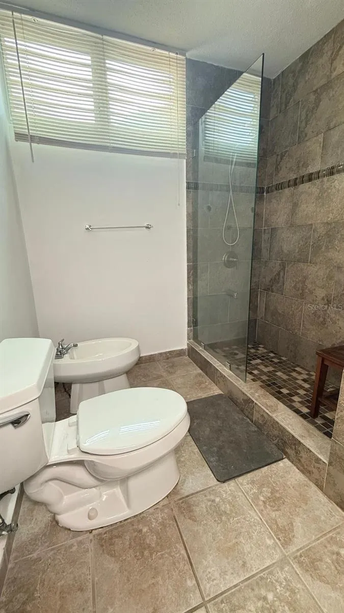52 BULEVARD DE LOS ARBOLES San Juan, PR 00926