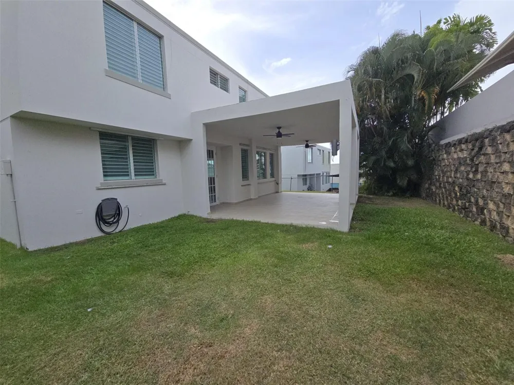52 BULEVARD DE LOS ARBOLES San Juan, PR 00926