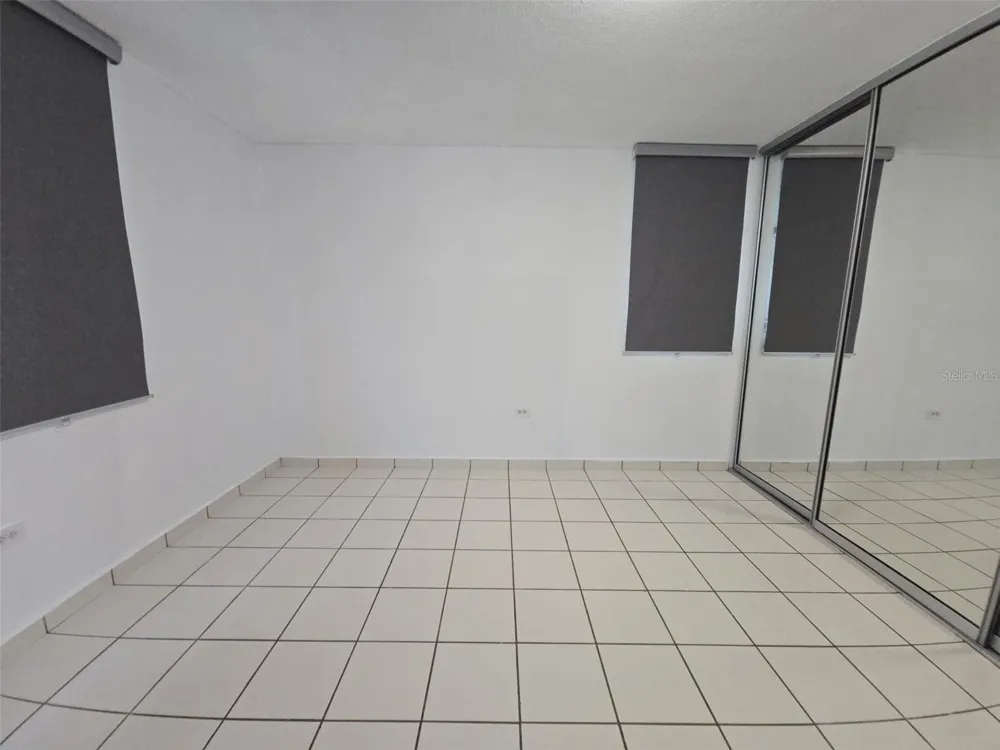 52 BULEVARD DE LOS ARBOLES San Juan, PR 00926
