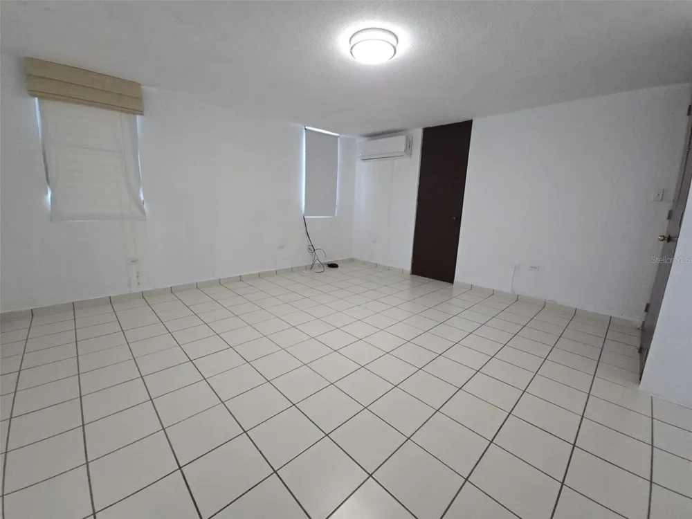 52 BULEVARD DE LOS ARBOLES San Juan, PR 00926