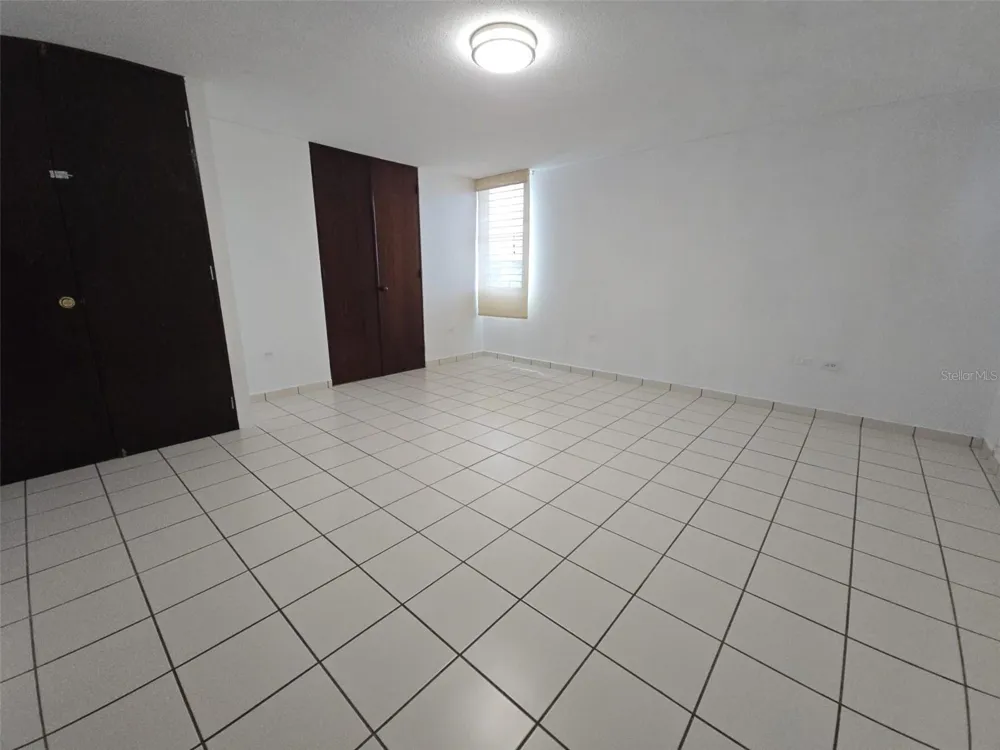 52 BULEVARD DE LOS ARBOLES San Juan, PR 00926