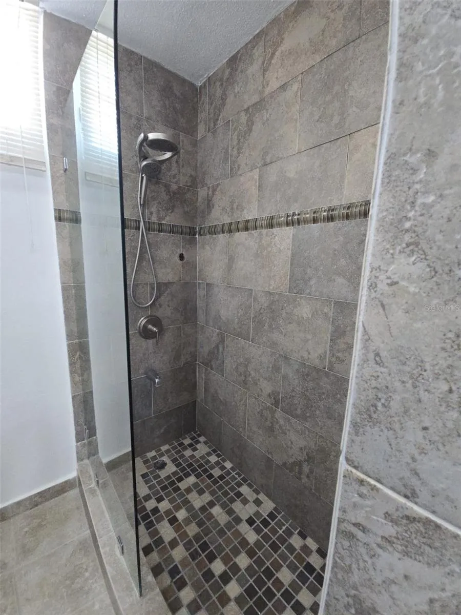 52 BULEVARD DE LOS ARBOLES San Juan, PR 00926