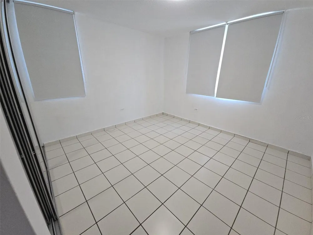 52 BULEVARD DE LOS ARBOLES San Juan, PR 00926