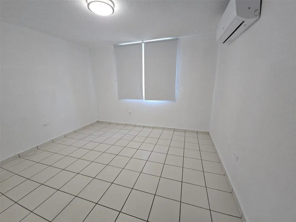 52 BULEVARD DE LOS ARBOLES San Juan, PR 00926