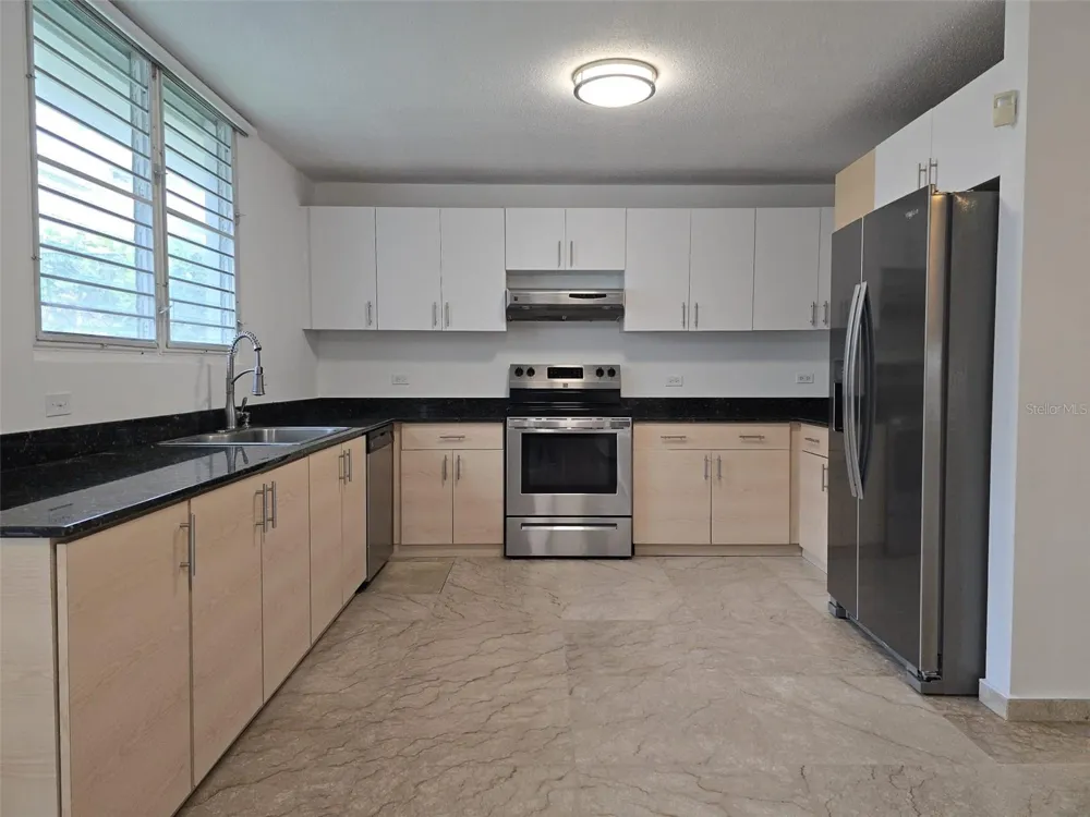52 BULEVARD DE LOS ARBOLES San Juan, PR 00926