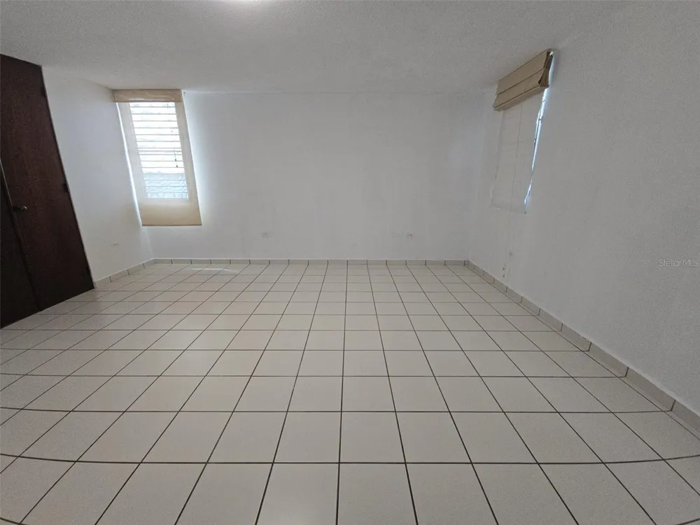 52 BULEVARD DE LOS ARBOLES San Juan, PR 00926